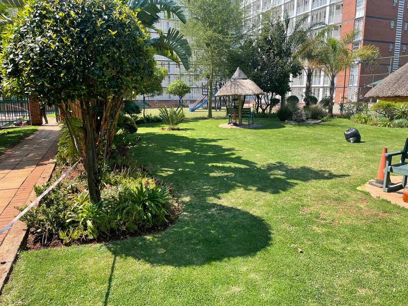 2 Bedroom Property for Sale in Bedford Gardens Gauteng