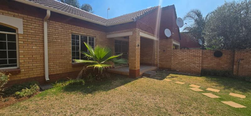 To Let 2 Bedroom Property for Rent in Equestria Gauteng