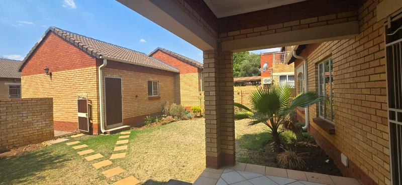 To Let 2 Bedroom Property for Rent in Equestria Gauteng