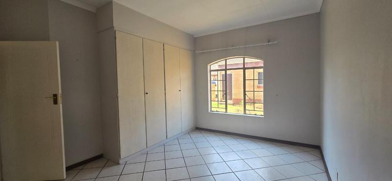 To Let 2 Bedroom Property for Rent in Equestria Gauteng