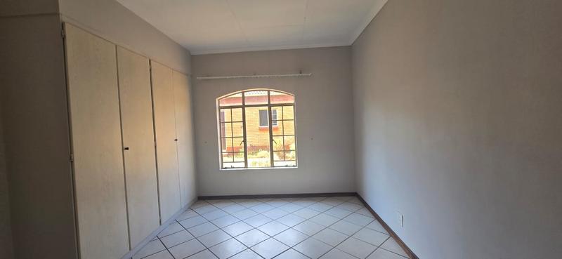 To Let 2 Bedroom Property for Rent in Equestria Gauteng