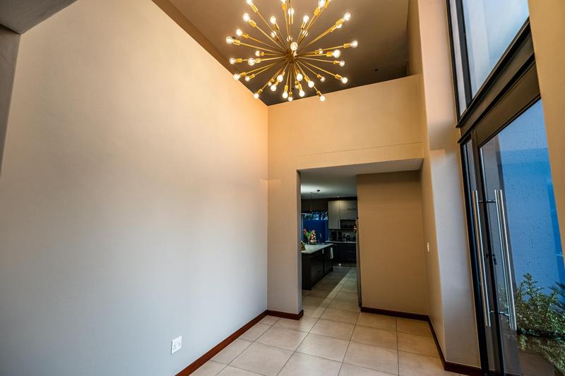 5 Bedroom Property for Sale in Midstream Ridge Gauteng