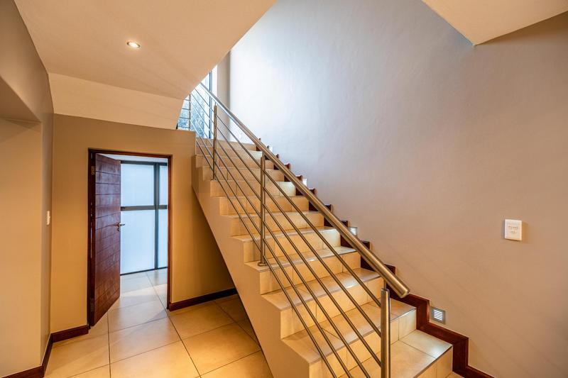 5 Bedroom Property for Sale in Midstream Ridge Gauteng
