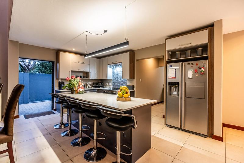 5 Bedroom Property for Sale in Midstream Ridge Gauteng