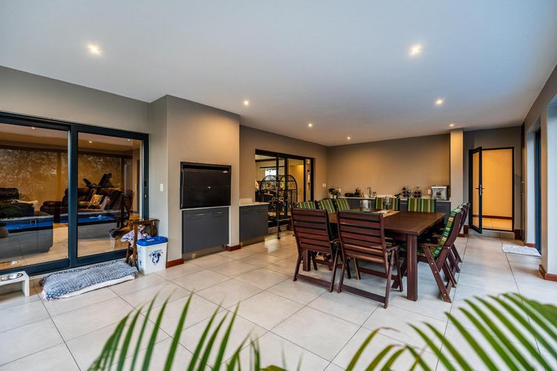 5 Bedroom Property for Sale in Midstream Ridge Gauteng