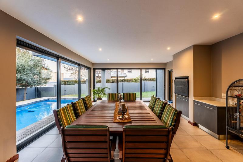 5 Bedroom Property for Sale in Midstream Ridge Gauteng