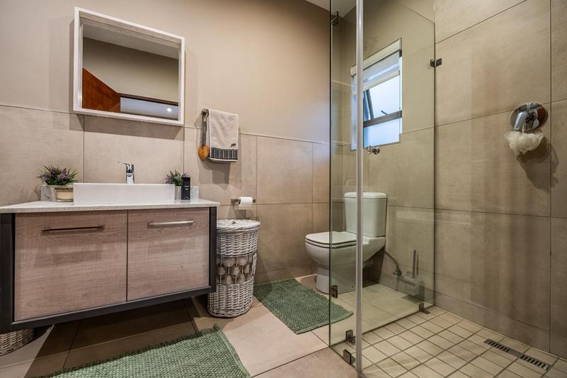 5 Bedroom Property for Sale in Midstream Ridge Gauteng