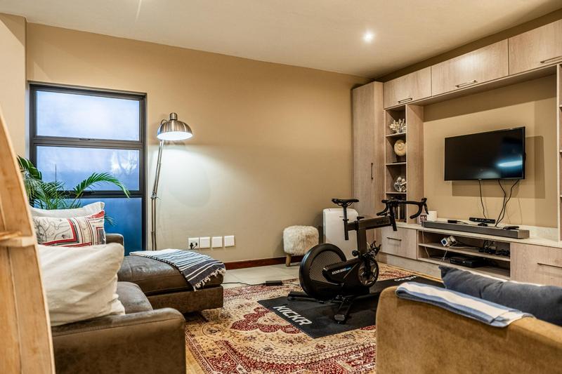 5 Bedroom Property for Sale in Midstream Ridge Gauteng