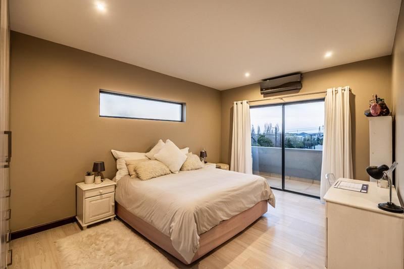 5 Bedroom Property for Sale in Midstream Ridge Gauteng