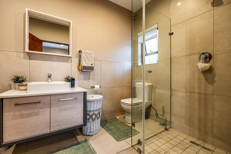5 Bedroom Property for Sale in Midstream Ridge Gauteng