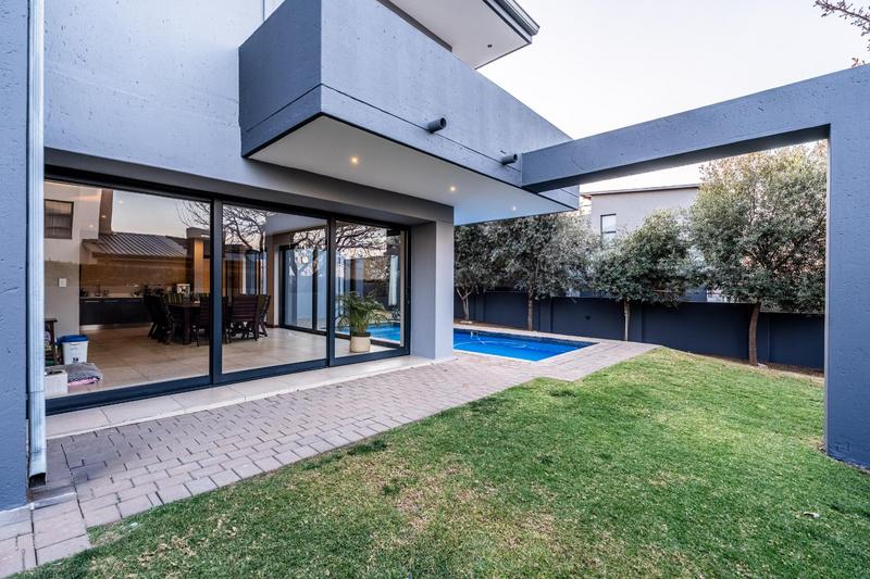 5 Bedroom Property for Sale in Midstream Ridge Gauteng