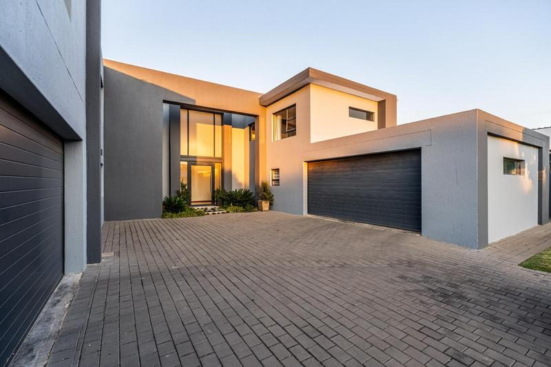 5 Bedroom Property for Sale in Midstream Ridge Gauteng