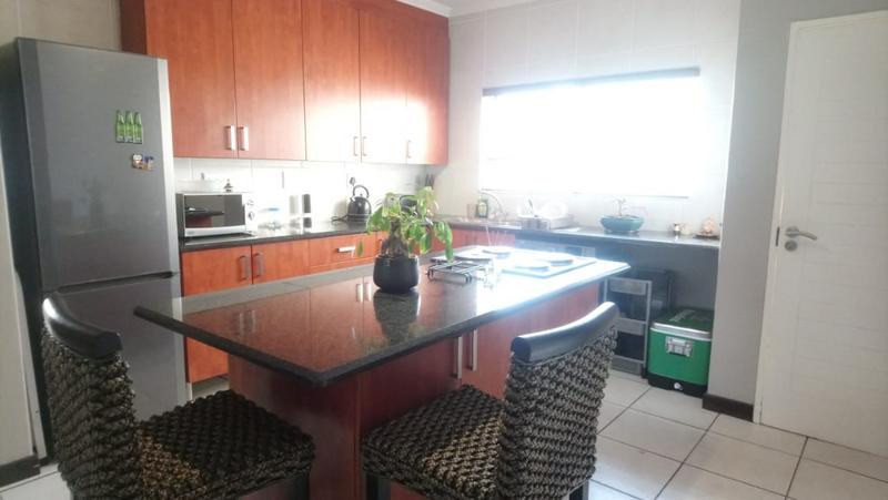 To Let 2 Bedroom Property for Rent in Sunninghill Gauteng