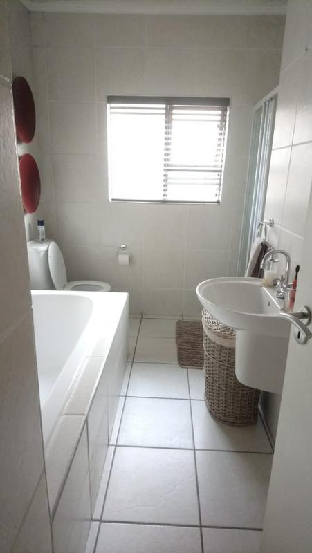 To Let 2 Bedroom Property for Rent in Sunninghill Gauteng
