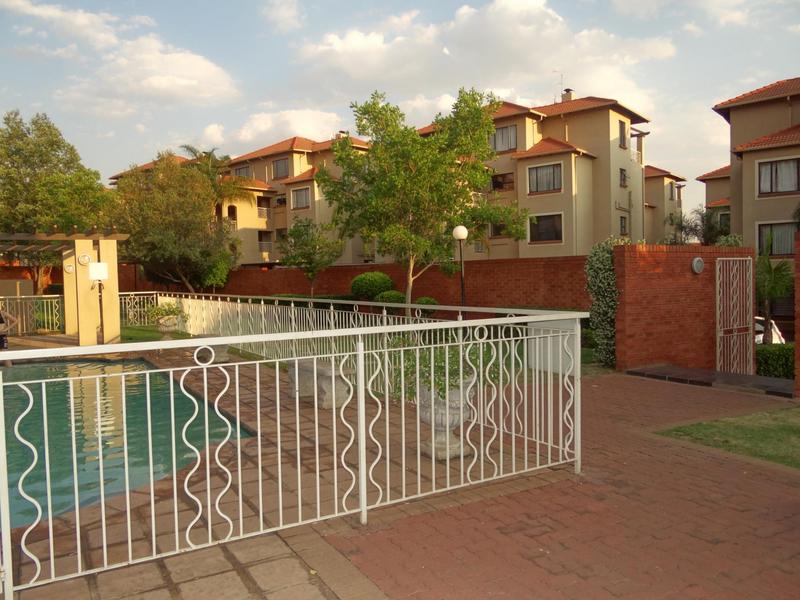 To Let 2 Bedroom Property for Rent in Sunninghill Gauteng