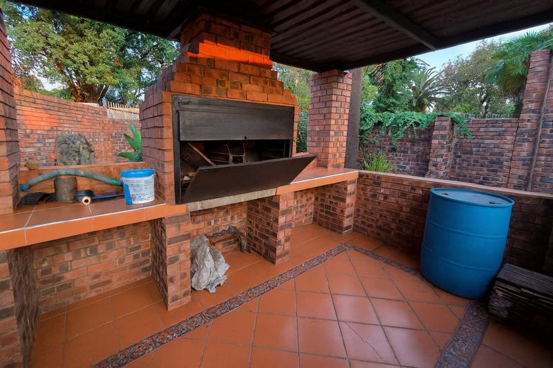 4 Bedroom Property for Sale in Elardus Park Gauteng