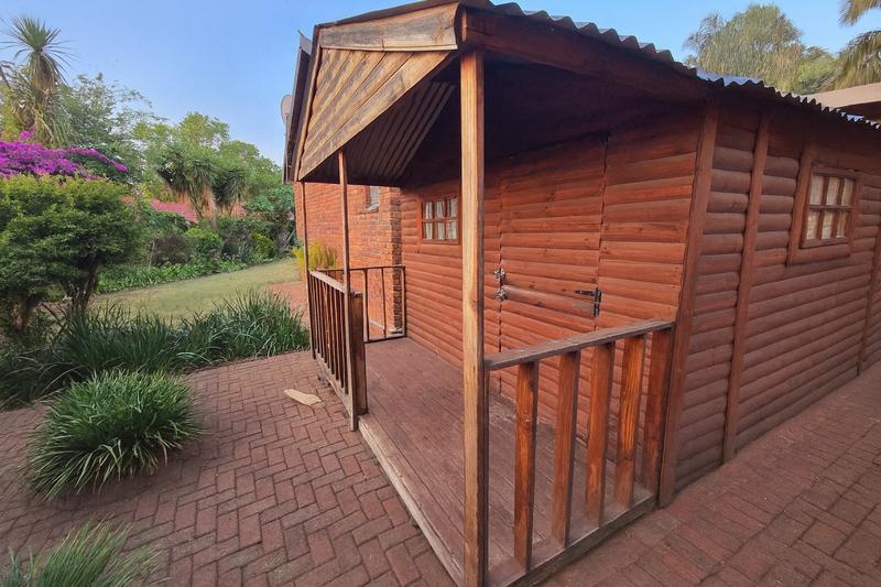 4 Bedroom Property for Sale in Elardus Park Gauteng