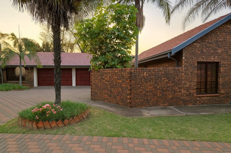 4 Bedroom Property for Sale in Elardus Park Gauteng