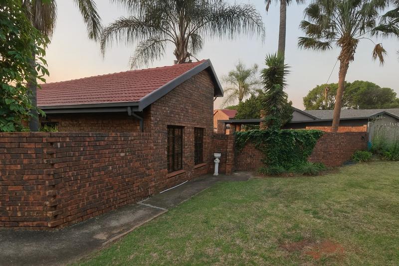 4 Bedroom Property for Sale in Elardus Park Gauteng