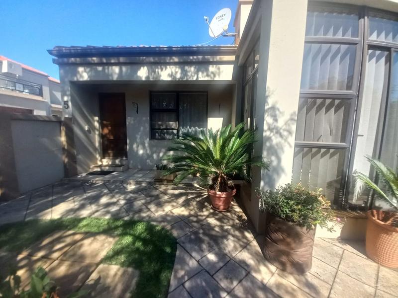 To Let 3 Bedroom Property for Rent in Eldoglen Gauteng