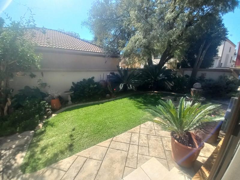 To Let 3 Bedroom Property for Rent in Eldoglen Gauteng