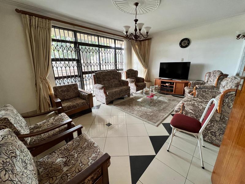 7 Bedroom Property for Sale in Laudium Gauteng