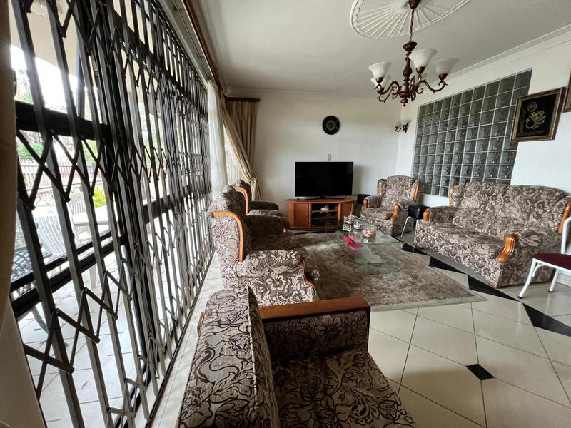 7 Bedroom Property for Sale in Laudium Gauteng