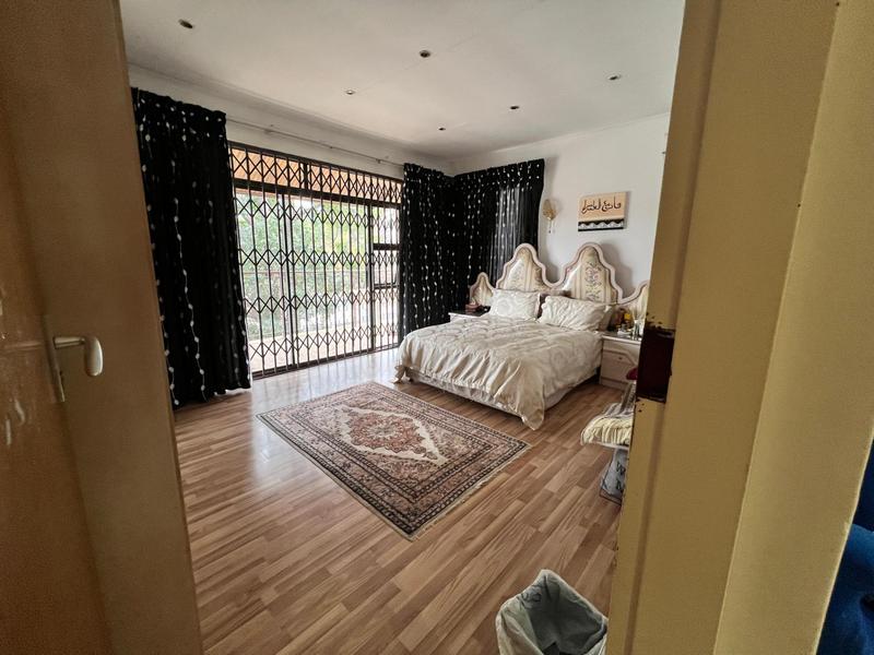 7 Bedroom Property for Sale in Laudium Gauteng