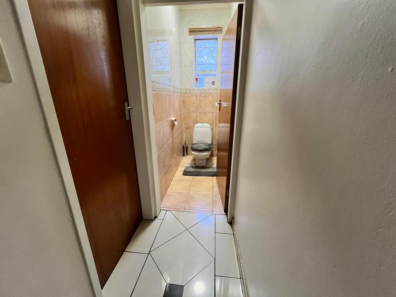7 Bedroom Property for Sale in Laudium Gauteng