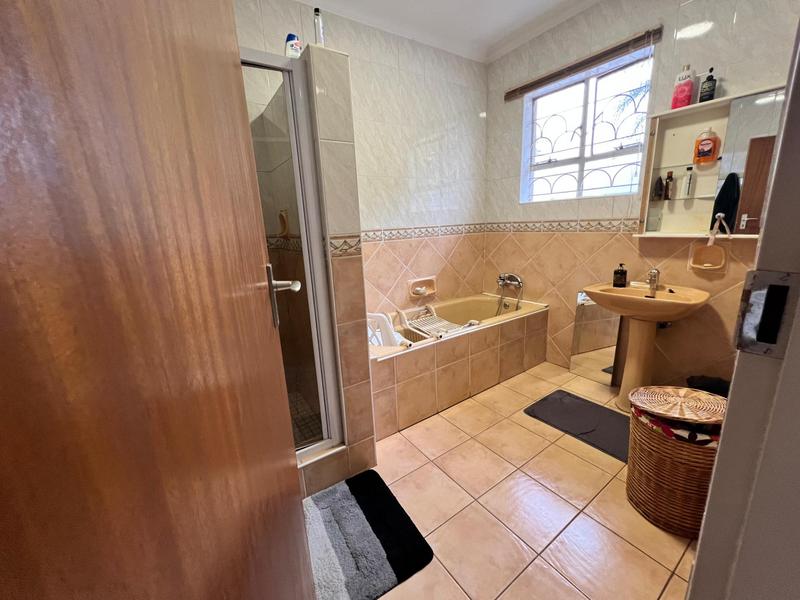 7 Bedroom Property for Sale in Laudium Gauteng