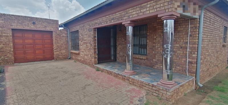 5 Bedroom Property for Sale in Tsakane Gauteng