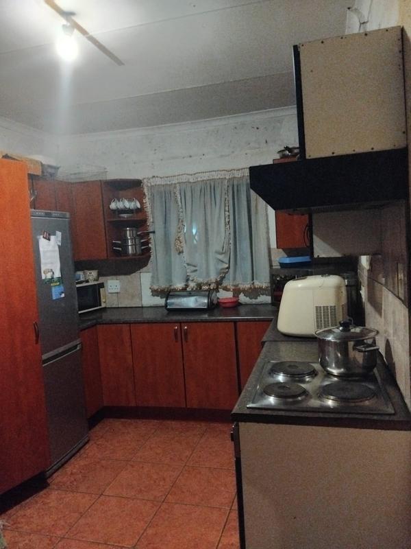 5 Bedroom Property for Sale in Tsakane Gauteng