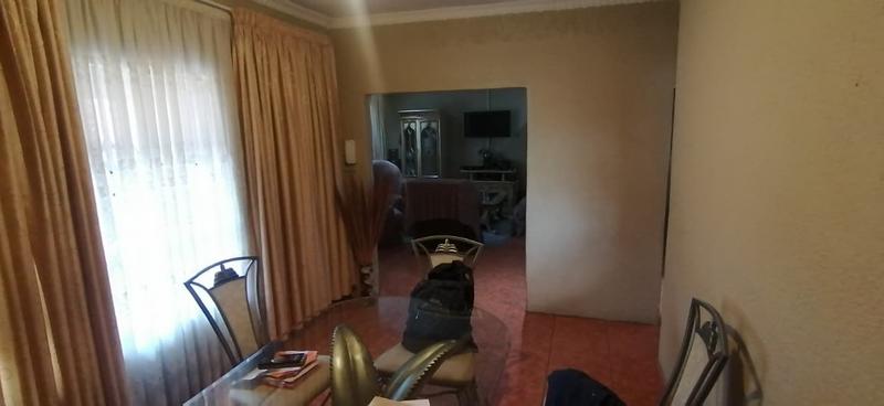 5 Bedroom Property for Sale in Tsakane Gauteng