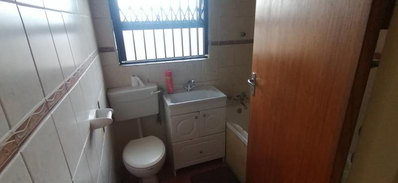 5 Bedroom Property for Sale in Tsakane Gauteng