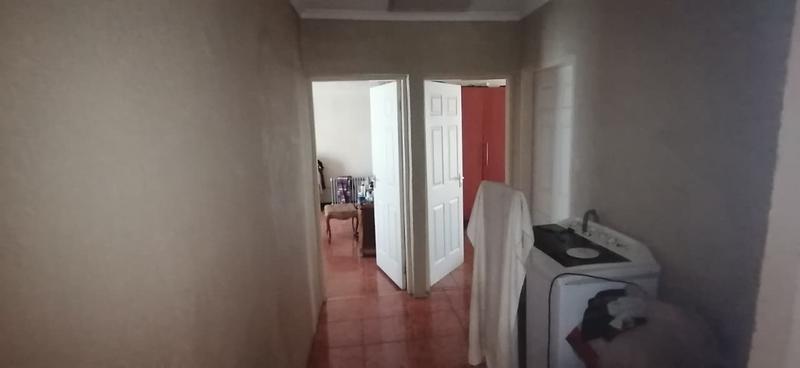 5 Bedroom Property for Sale in Tsakane Gauteng
