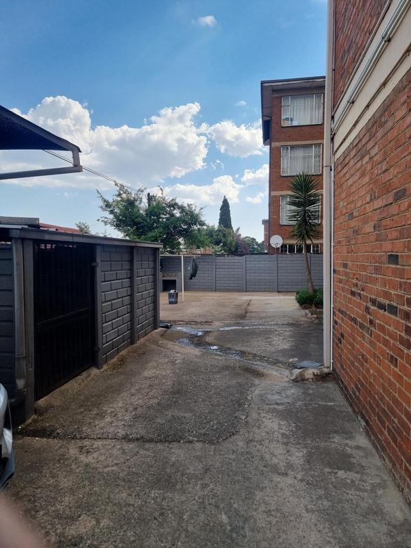 To Let 2 Bedroom Property for Rent in Symhurst Gauteng