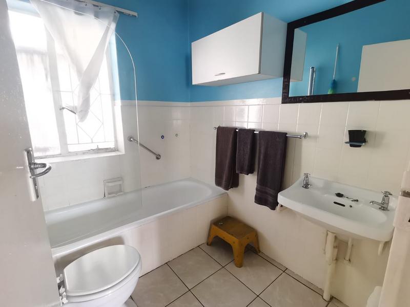 To Let 1 Bedroom Property for Rent in Edenvale Gauteng
