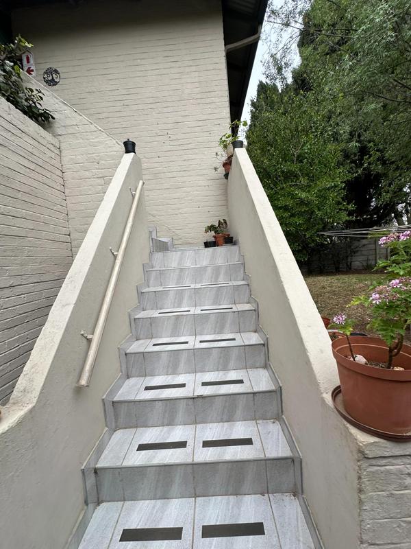2 Bedroom Property for Sale in Lakeside Gauteng