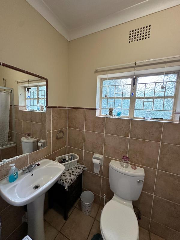 2 Bedroom Property for Sale in Lakeside Gauteng