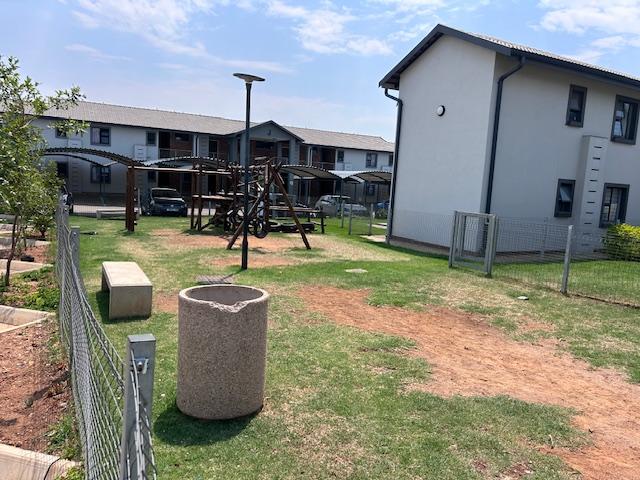 To Let 2 Bedroom Property for Rent in Equestria Gauteng