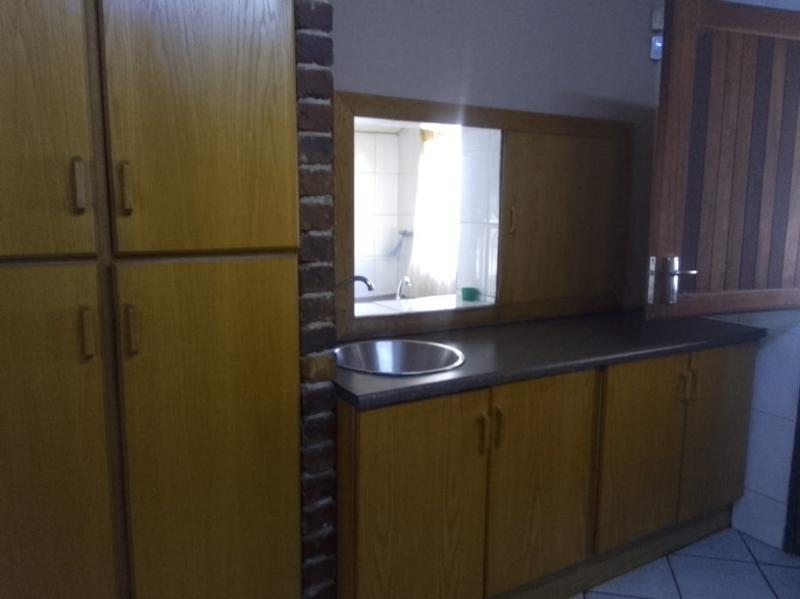 To Let 3 Bedroom Property for Rent in Roodia Gauteng