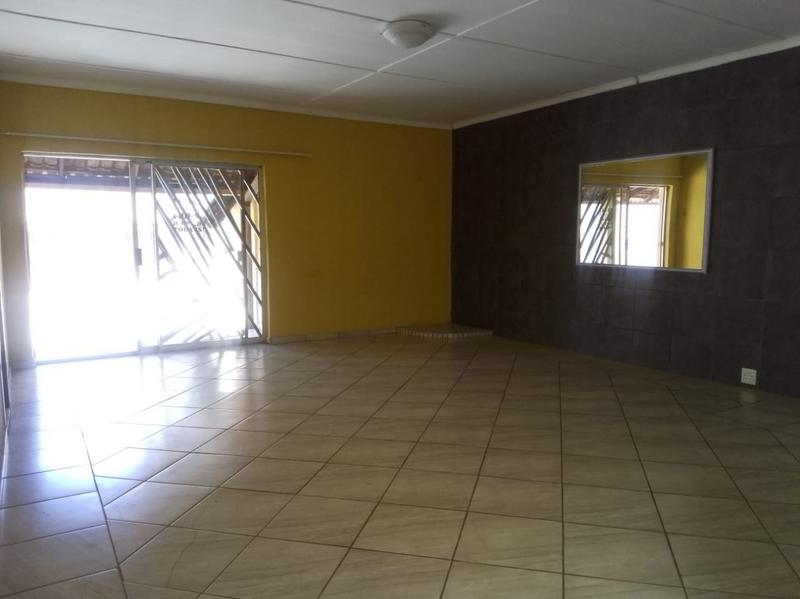 To Let 3 Bedroom Property for Rent in Roodia Gauteng