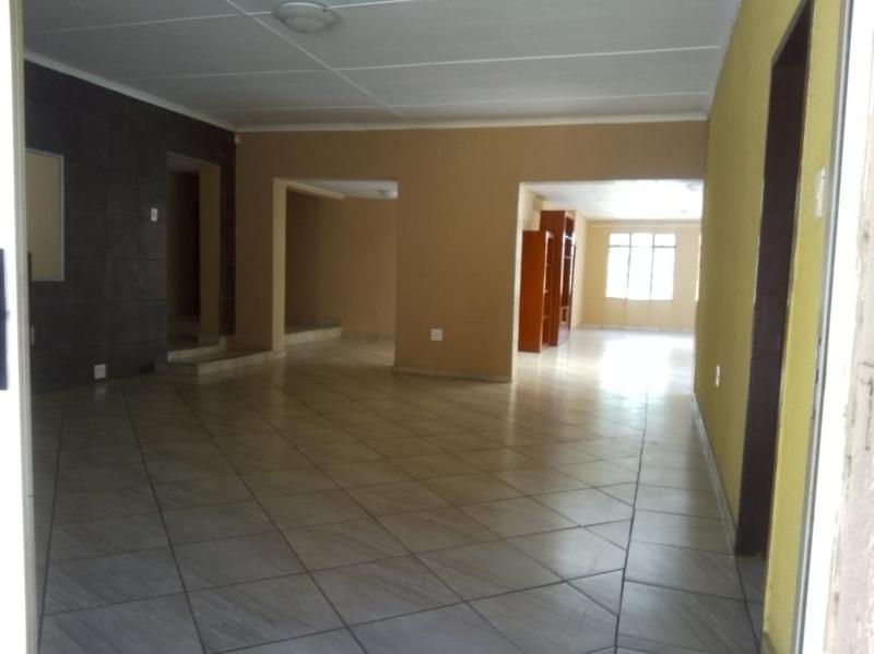 To Let 3 Bedroom Property for Rent in Roodia Gauteng