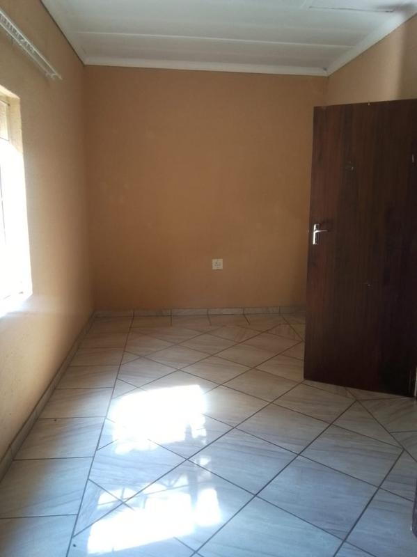 To Let 3 Bedroom Property for Rent in Roodia Gauteng