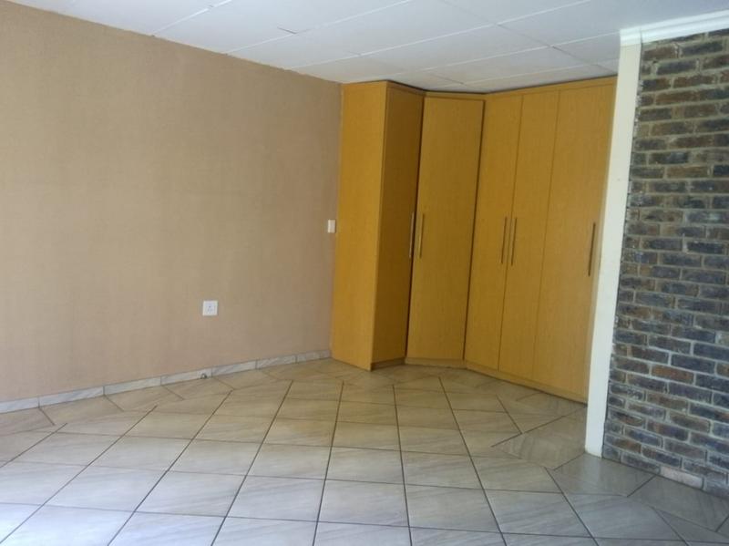 To Let 3 Bedroom Property for Rent in Roodia Gauteng