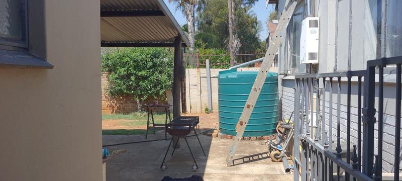 5 Bedroom Property for Sale in Pretoria Gardens Gauteng