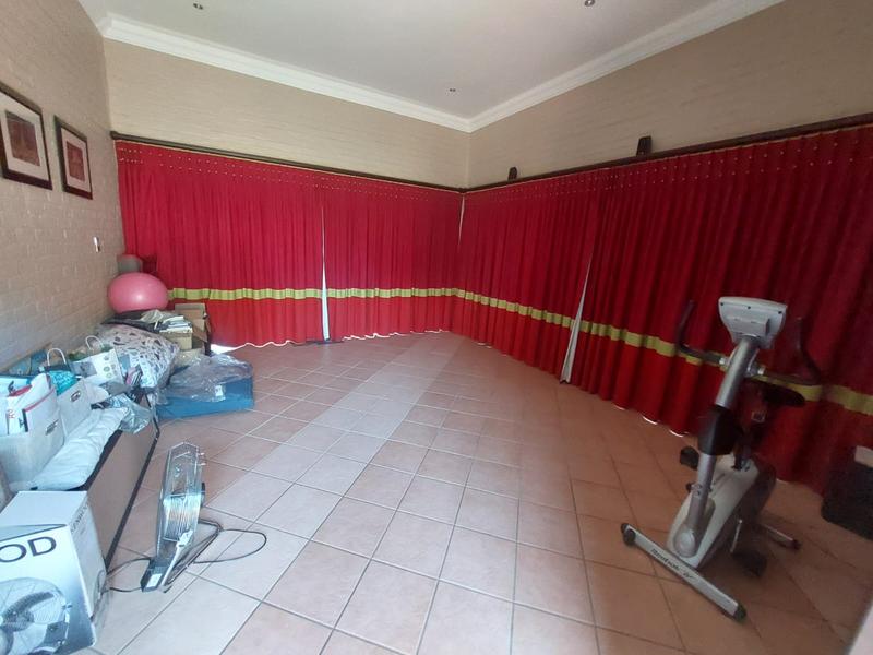 4 Bedroom Property for Sale in Vanderbijlpark SW 5 Gauteng