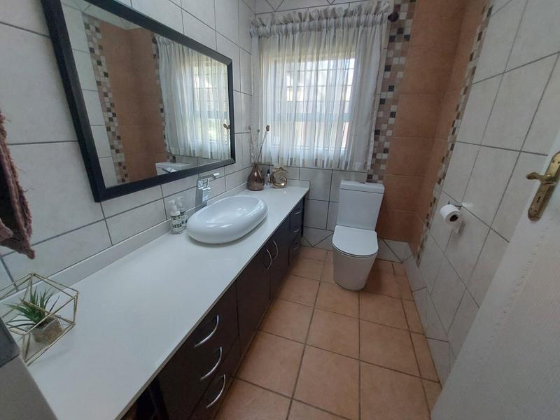 4 Bedroom Property for Sale in Vanderbijlpark SW 5 Gauteng