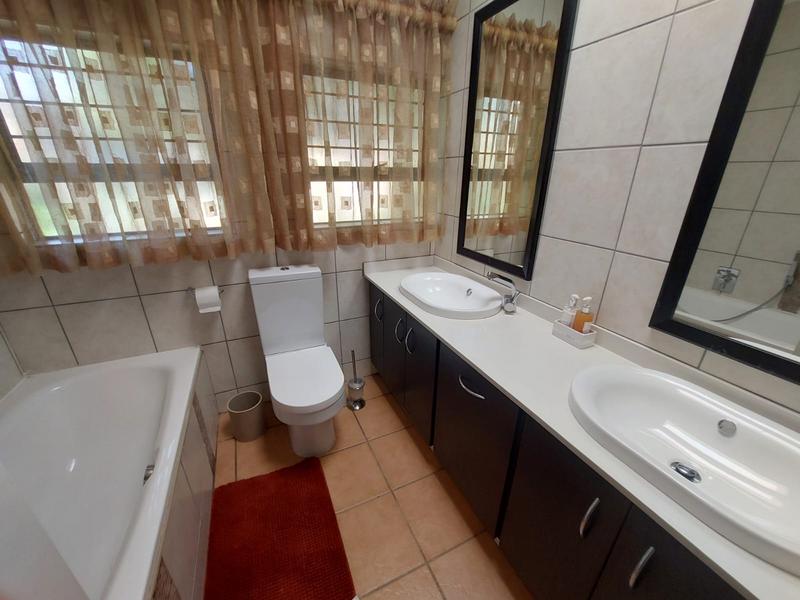 4 Bedroom Property for Sale in Vanderbijlpark SW 5 Gauteng