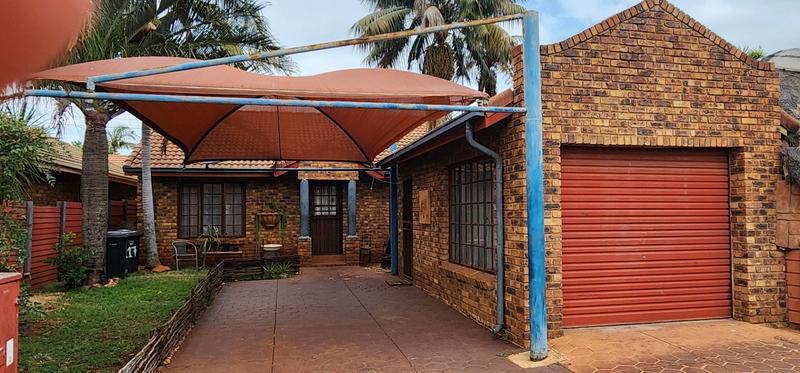 2 Bedroom Property for Sale in Theresa Park Gauteng
